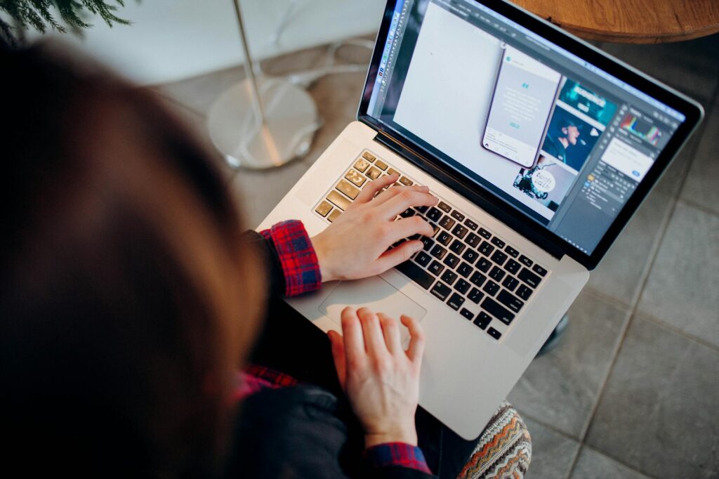 Best Free AI Tools for Freelancers in India (No Credit Card Needed) Freelancer Laptop Working - Best Free AI Tools for Freelancers in India (No Credit Card