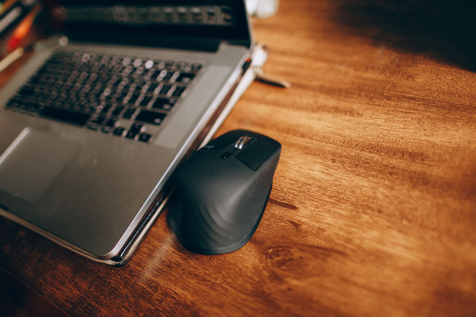 Laptop workspace setup for productivity and AI tools review