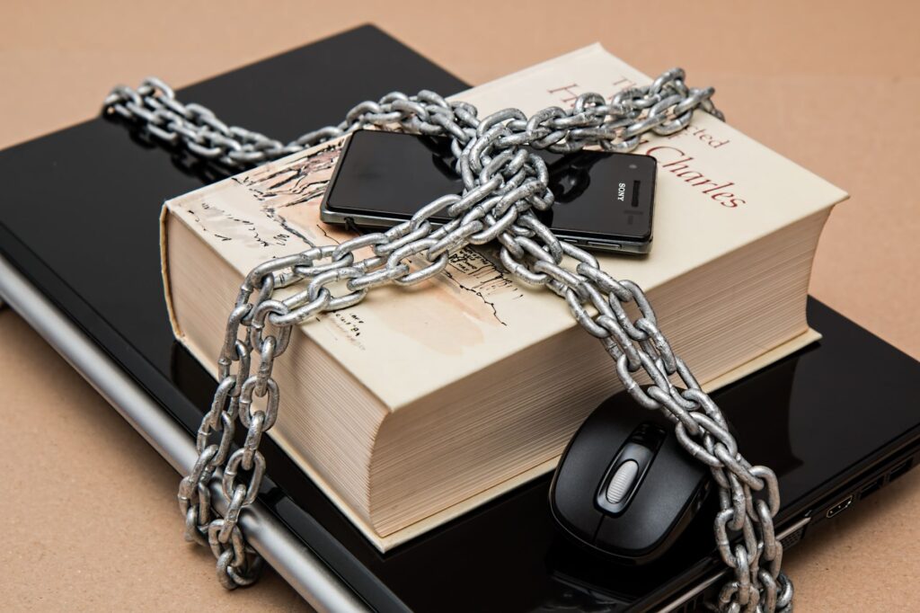 Best Free Password Managers in 2026: Bitwarden vs 1Password vs Dashlane vs KeePass for Indian Users Best password manager cybersecurity laptop lock 2026