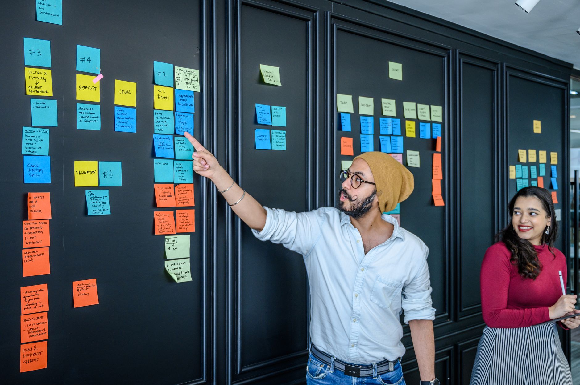 Best Free Diagram and Whiteboard Tools in 2026: Excalidraw vs Miro vs FigJam vs Whimsical for Indian Teams Team brainstorming with sticky notes comparing diagram tools for Indian teams 2026