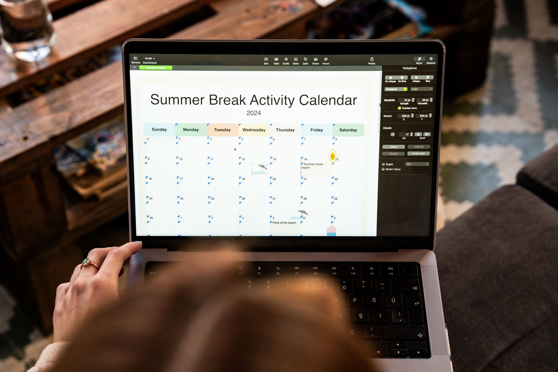 Reclaim AI vs Motion vs Clockwise 2026 Professional using a laptop to manage calendar and AI scheduling workflow